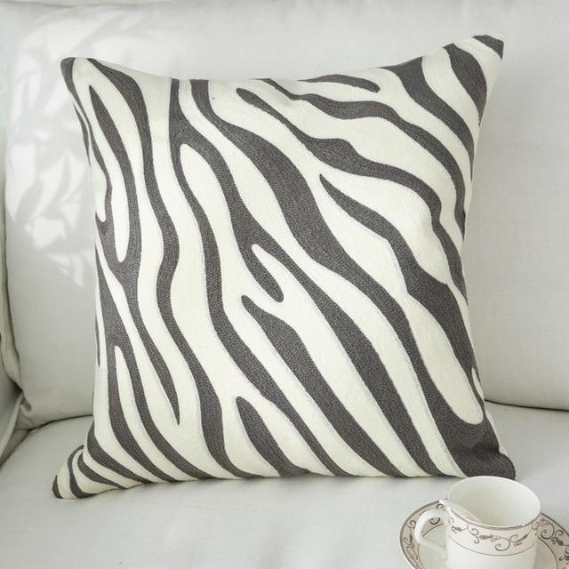 Coussin Zebre Marron